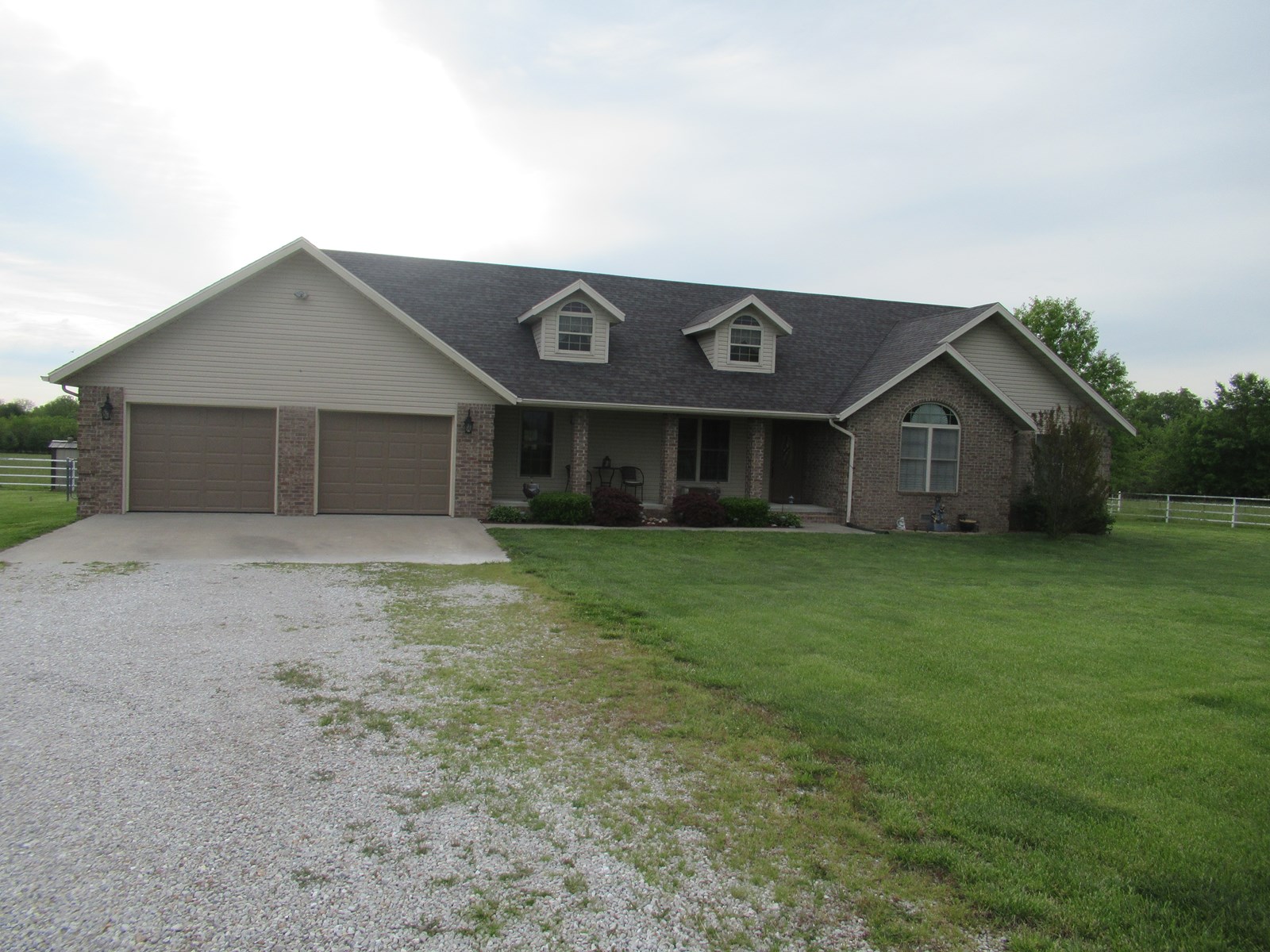 Country Home in Everton, Missouri For Sale